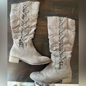 Size 8 Taupe Boots